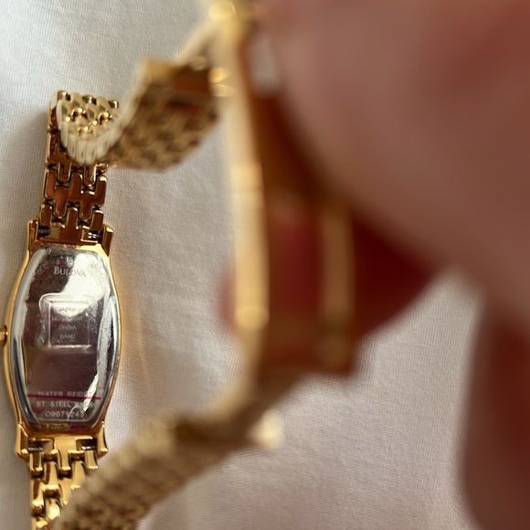 Bulova diamond watch with box - Picture 3 of 9